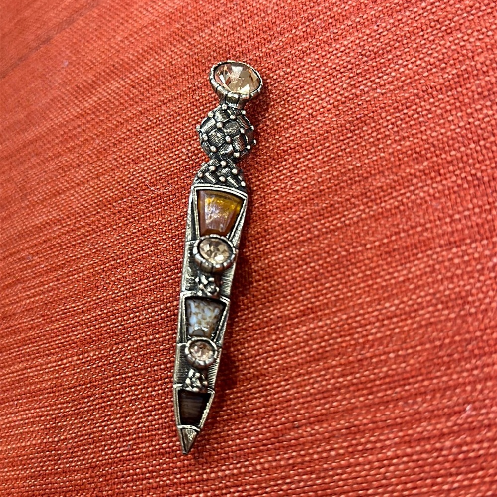 Vintage gold tone pin